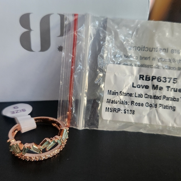 Ring - Picture 2 of 4